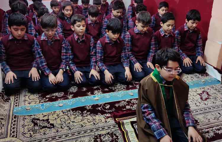 برگزاری نماز کلاس سوم 8