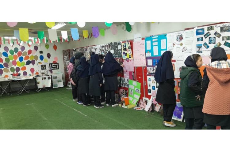 برگزاری نمایشگاه از پوسترها و دست سازه های هفته ملی علوم 8