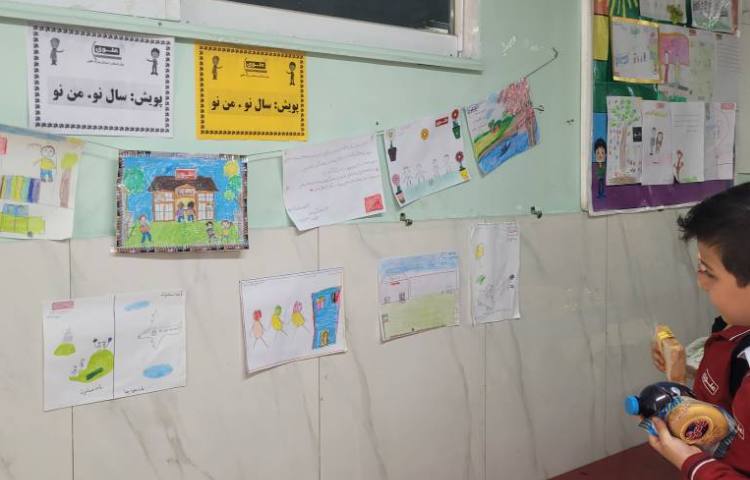 برگزاری نمایشگاه پویش سال نو،منِ نو با نقاشی ها و نوشته های دانش آموزان 1