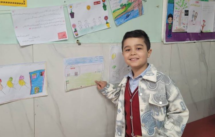 برگزاری نمایشگاه پویش سال نو،منِ نو با نقاشی ها و نوشته های دانش آموزان 3