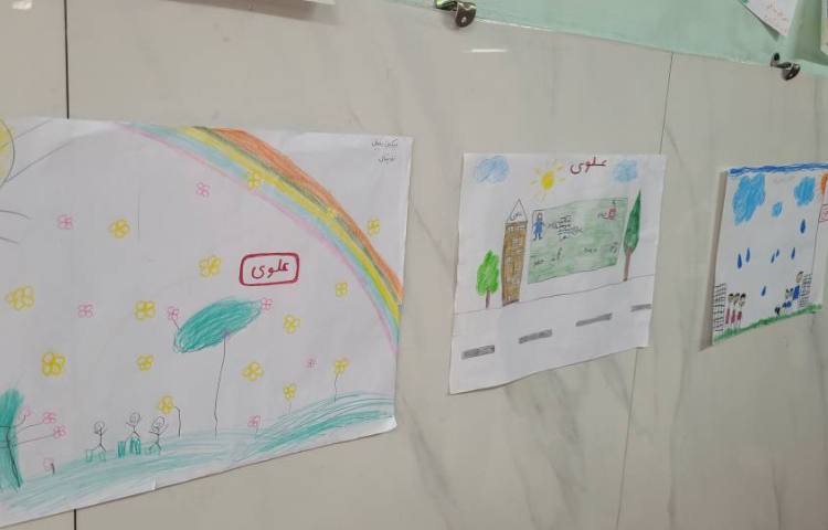 برگزاری نمایشگاه پویش سال نو،منِ نو با نقاشی ها و نوشته های دانش آموزان 12