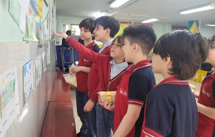 برگزاری نمایشگاه پویش سال نو،منِ نو با نقاشی ها و نوشته های دانش آموزان 14