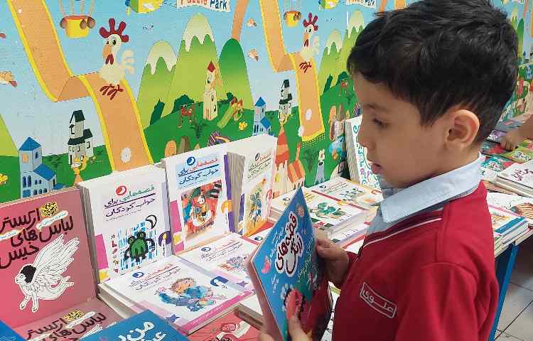 برگزاری نمایشگاه کتاب به مناسبت هفته ی کتابخوانی 6