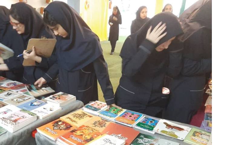 برگزاری هفته کتاب و کتابخوانی 4