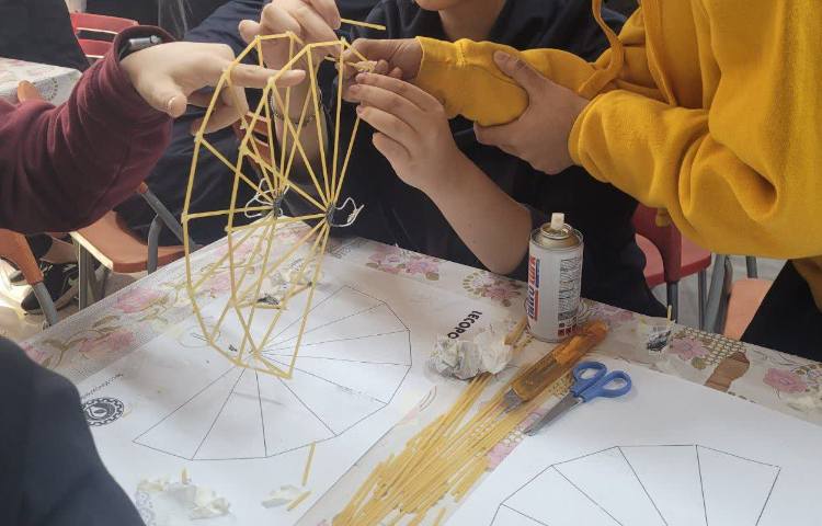 برگزاری کارسوق سازه ماکارونی سال تحصیلی 1403-1402