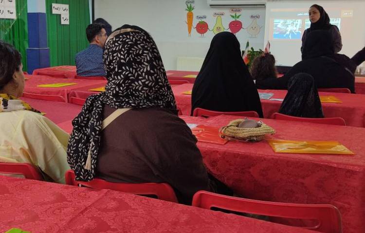 برگزاری کارگاه مادر و دختر و روانشناسی ویژه ورودی جدید پایه اول 3
