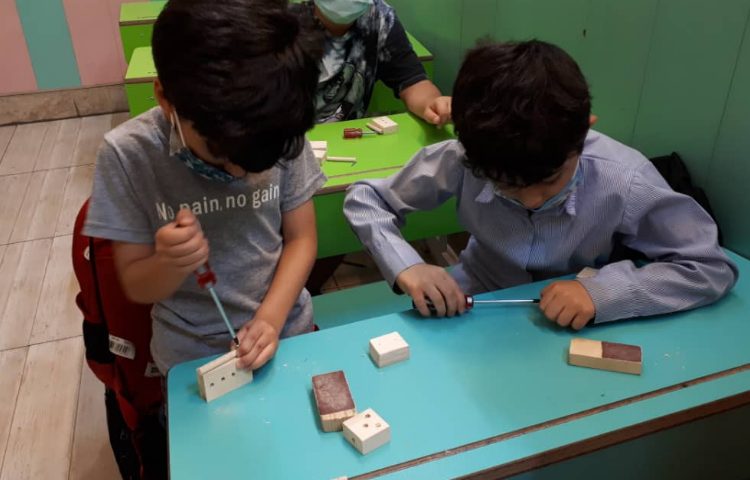 برگزاری کارگاه نجاری تابستانی ویژه دانش آموزان اول تا ششم 3