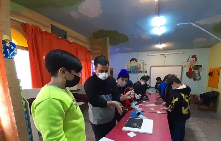 برگزاری کارگاه و فناوری پایه ششم 4