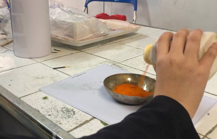 برگزاری کلاس آزمایشگاه شیمی 4