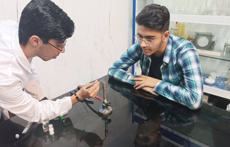 برگزاری کلاس آزمایشگاه 2