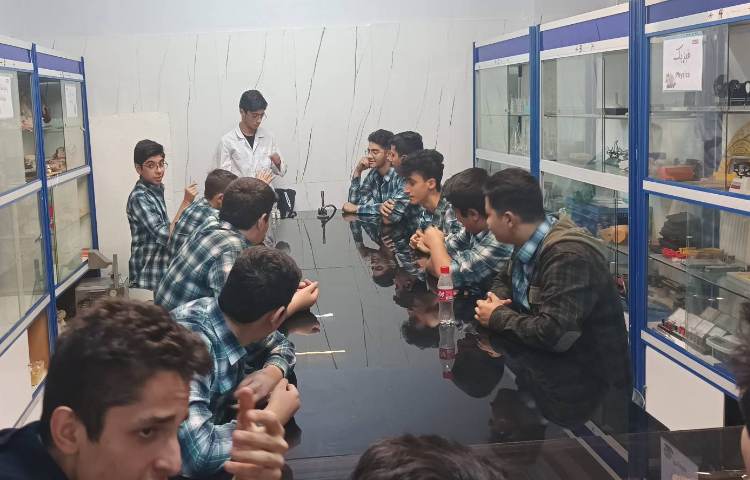 برگزاری کلاس آزمایشگاه 3