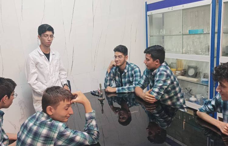 برگزاری کلاس آزمایشگاه