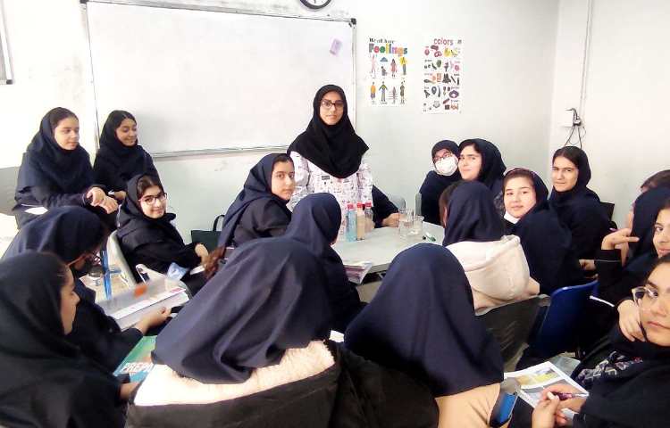 برگزاری کلاس جذاب شیمی 2