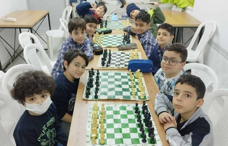 برگزاری کلاس شطرنج در دبستان علوی نوین 2