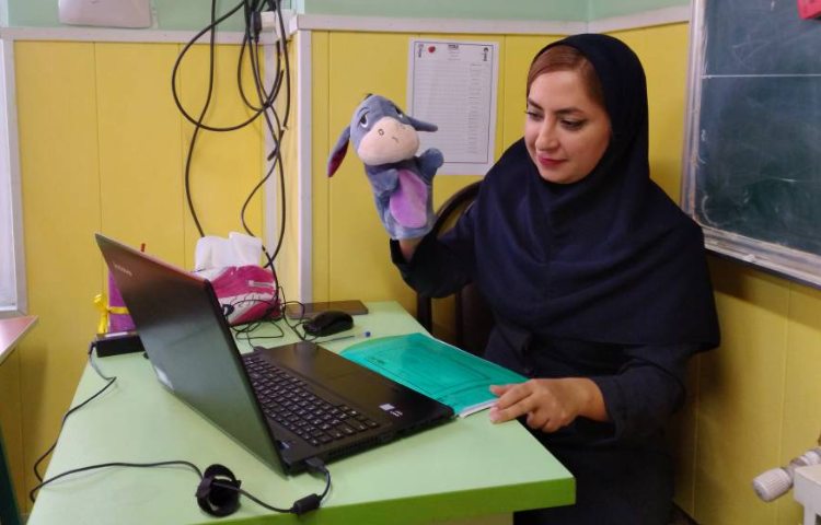 :برگزاری کلاس های پایه، زبان و فوق برنامه و تبریک روز پرستار در کلاس های آنلاین دبستان علوی