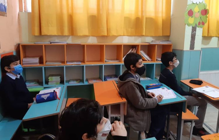 برگزاری کلاس ها بصورت حضوری ازششم آذرماه در کلیه ی پایه ها 4