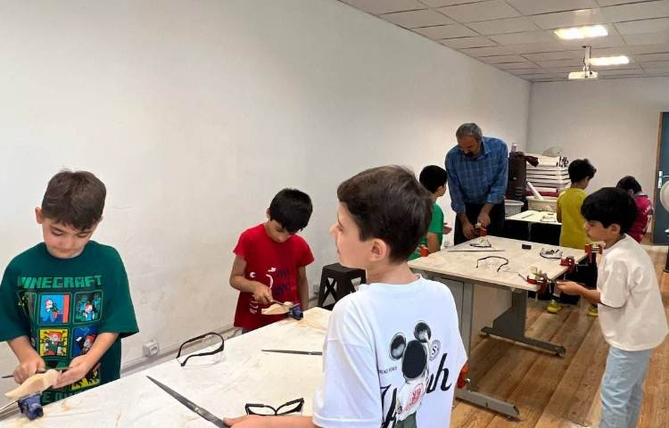 برگزاری کلاس پرنده چوبی - دوم فرهان در دبستان علوی نوین 2