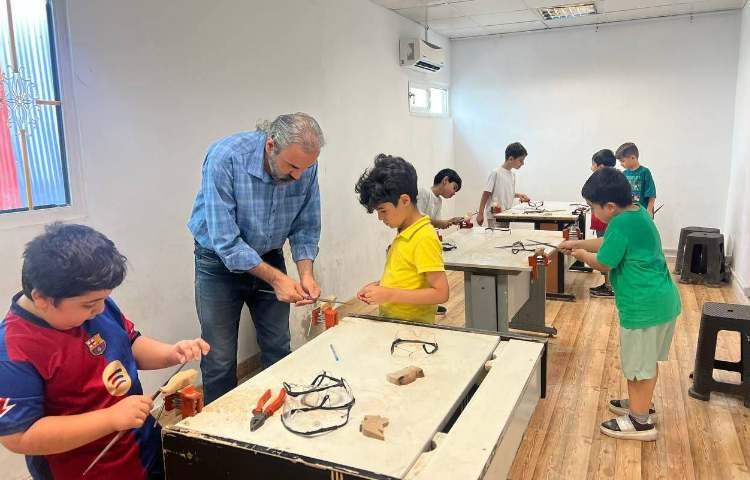 برگزاری کلاس پرنده چوبی - دوم فرهان در دبستان علوی نوین 4