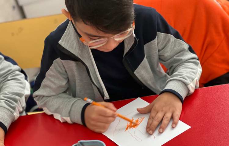 برگ پاییزی باانگشتان دست 2