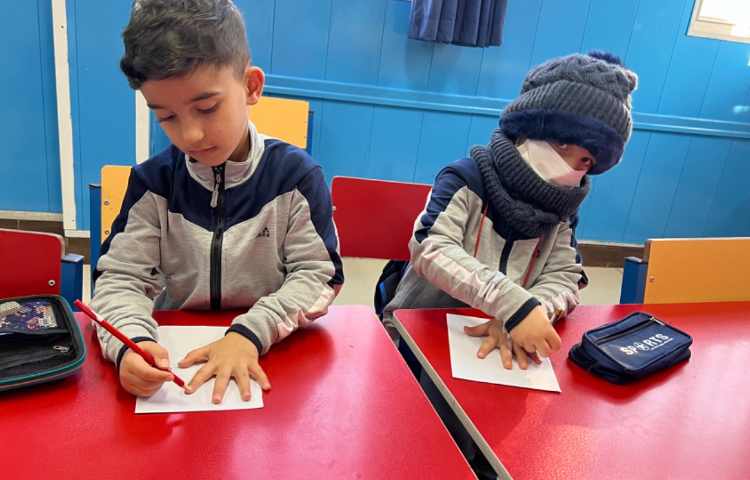 برگ پاییزی باانگشتان دست 6