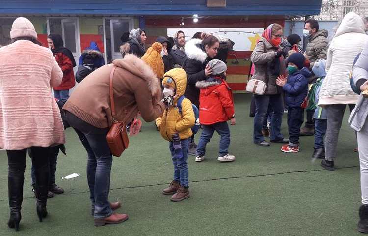 بزرگداشت روز مادر دانش آموزان دبستان علوی 10