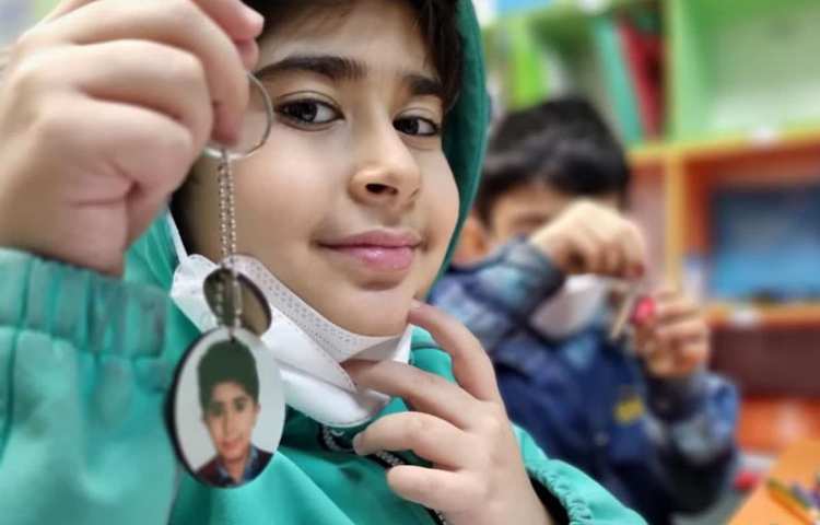 بزرگداشت روز مادر دانش آموزان دبستان علوی 27