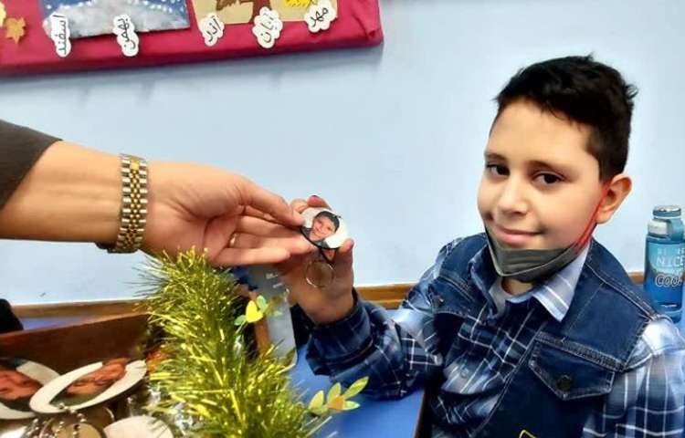 بزرگداشت روز مادر دانش آموزان دبستان علوی 28