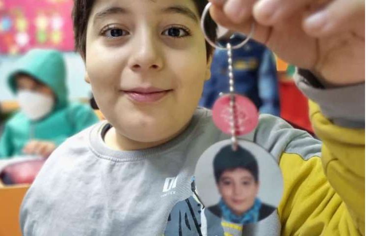 بزرگداشت روز مادر دانش آموزان دبستان علوی 32