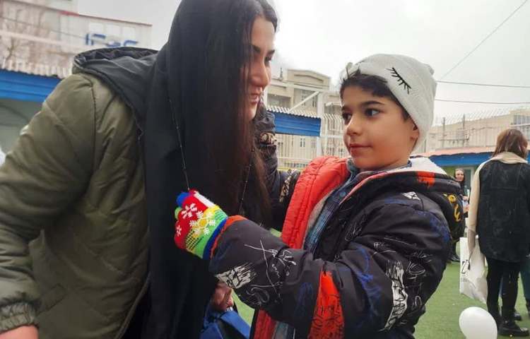 بزرگداشت روز مادر دانش آموزان دبستان علوی 43