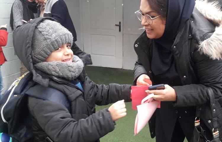 بزرگداشت روز مادر دانش آموزان دبستان علوی 5