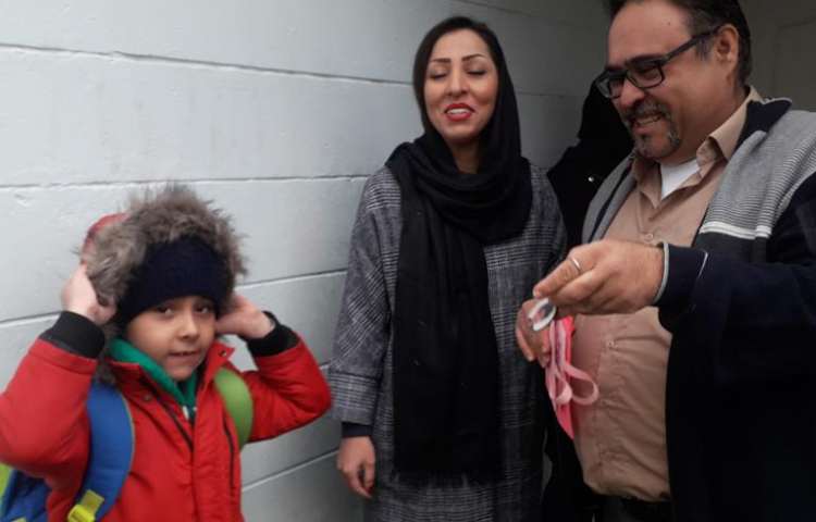 بزرگداشت روز مادر دانش آموزان دبستان علوی 9