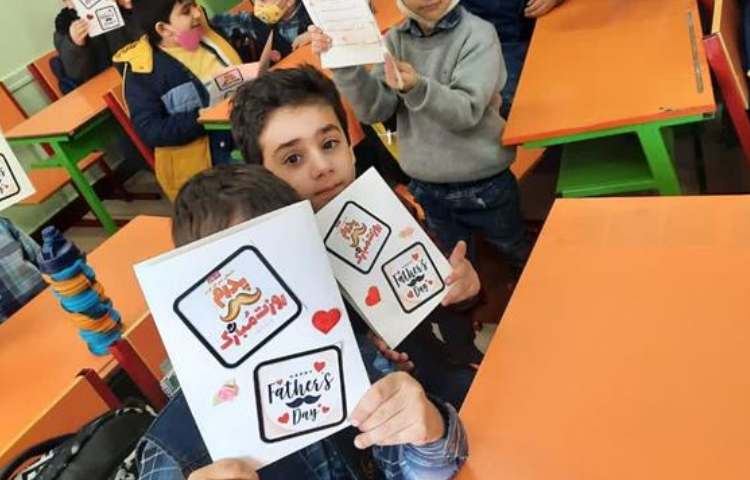 بزرگداشت روز پدر دانش آموزان دبستان علوی 32