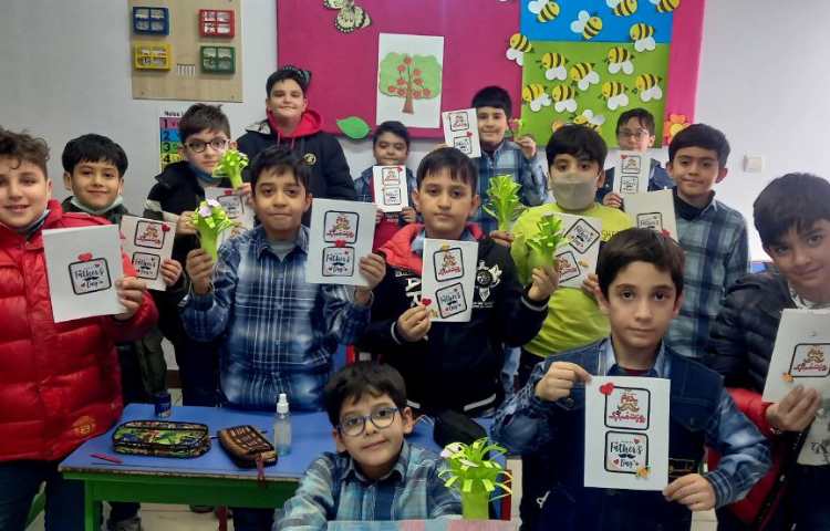 بزرگداشت روز پدر دانش آموزان دبستان علوی 51