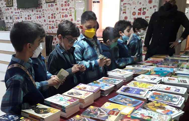 بزرگداشت هفته کتاب و کتابخوانی دبستان علوی 1
