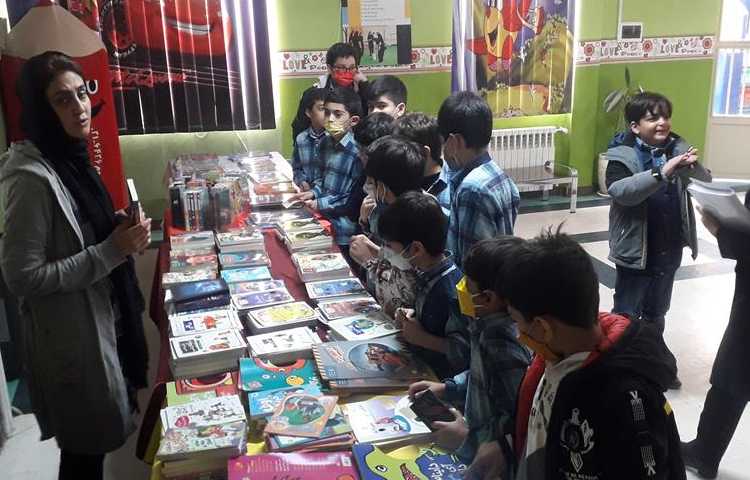 بزرگداشت هفته کتاب و کتابخوانی دبستان علوی 3