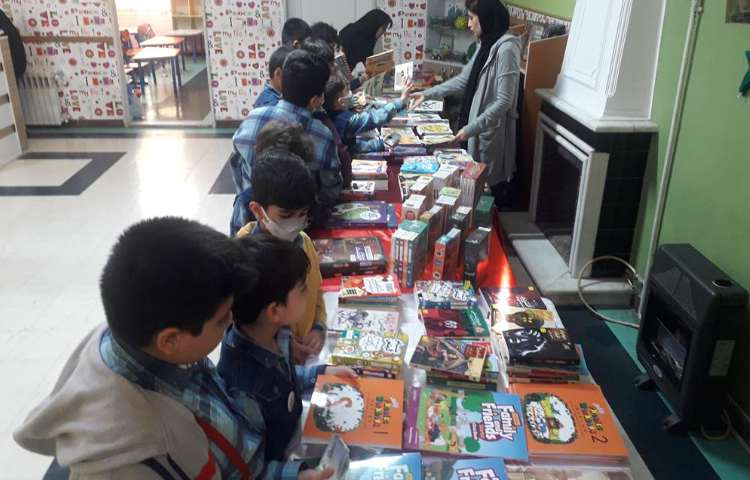 بزرگداشت هفته کتاب و کتابخوانی دبستان علوی 3