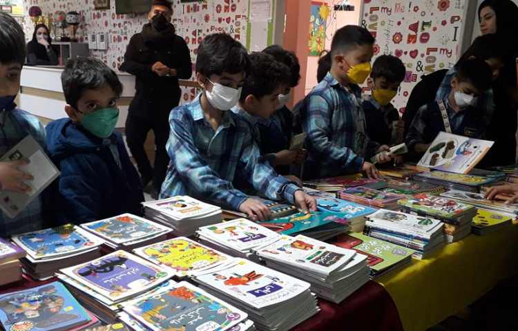بزرگداشت هفته کتاب و کتابخوانی دبستان علوی 4