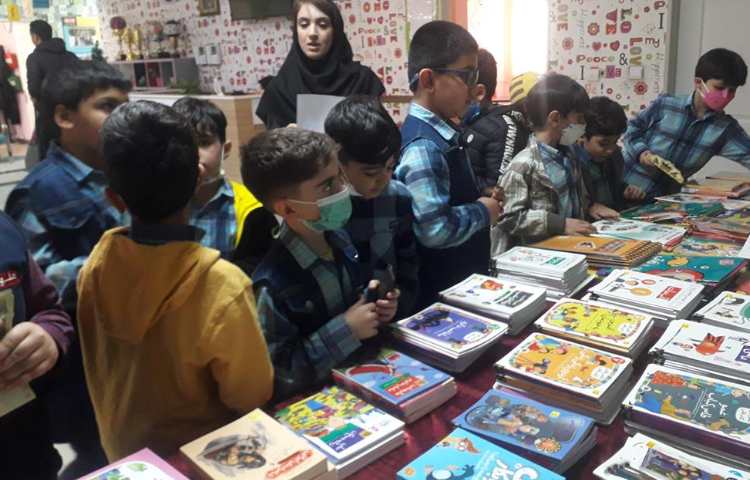 بزرگداشت هفته کتاب و کتابخوانی دبستان علوی 4