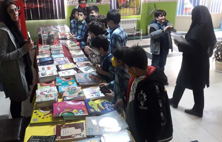 بزرگداشت هفته کتاب و کتابخوانی دبستان علوی 5