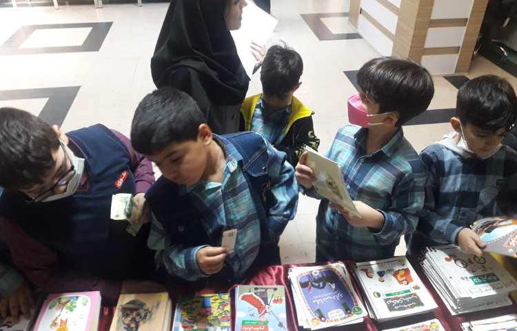 بزرگداشت هفته کتاب و کتابخوانی دبستان علوی 5