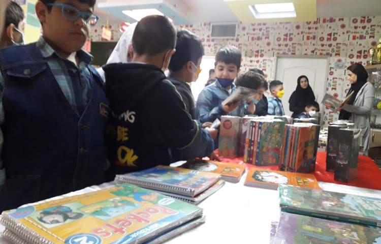 بزرگداشت هفته کتاب و کتابخوانی دبستان علوی 6