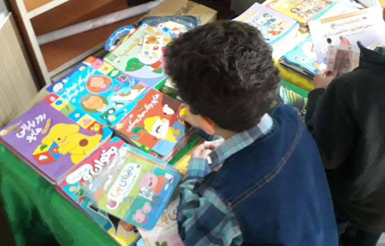 بزرگداشت هفته کتاب و کتابخوانی دبستان علوی 7