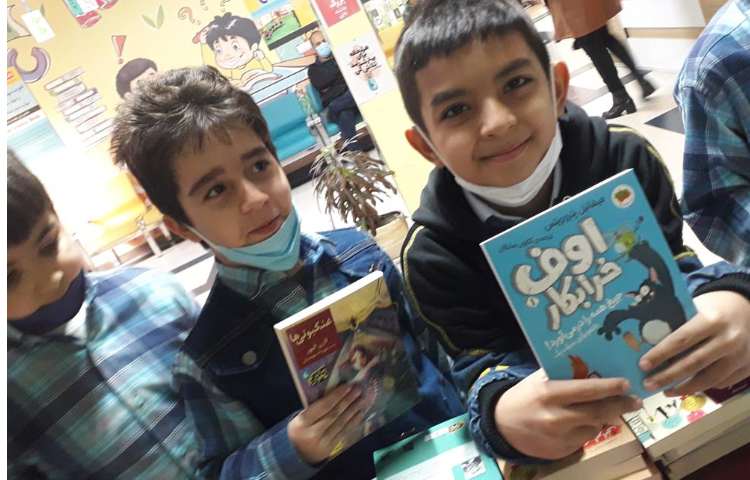 بزرگداشت هفته کتاب و کتابخوانی دبستان علوی 8