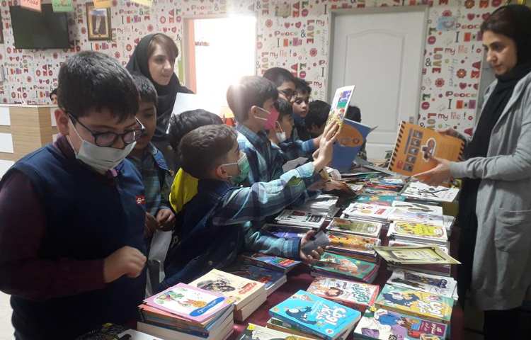 بزرگداشت هفته کتاب و کتابخوانی دبستان علوی