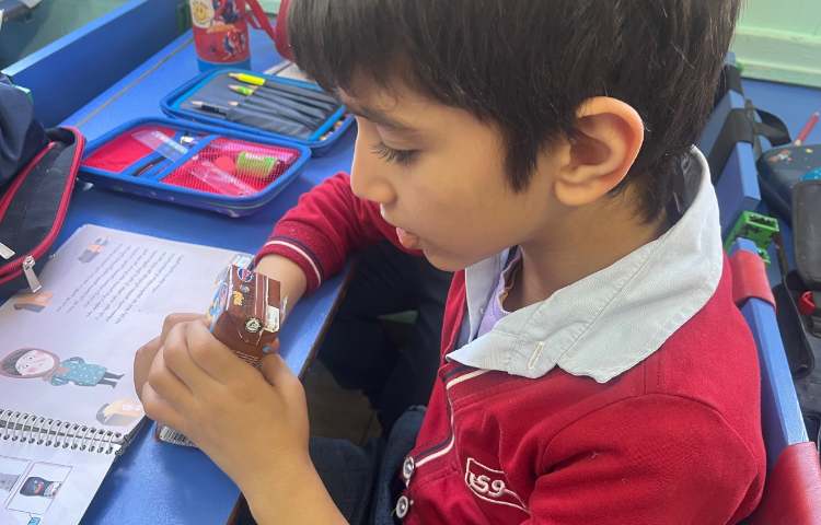 بسته بندی و مندرجات آن 8