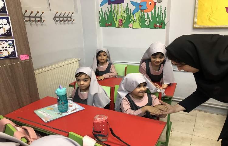 بهداشت بازدید ناخن ها 2