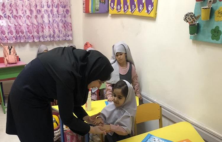 بهداشت بازدید ناخن ها 3