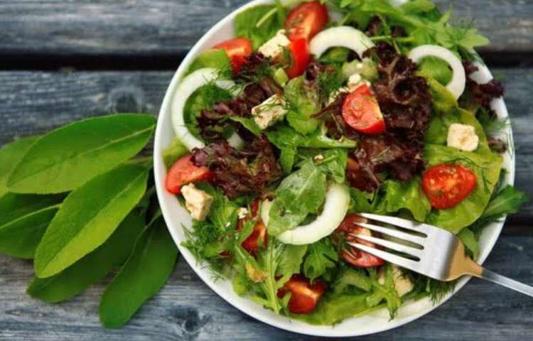 بهداشت: درکنار غذا چه چیزهایی بخوریم؟