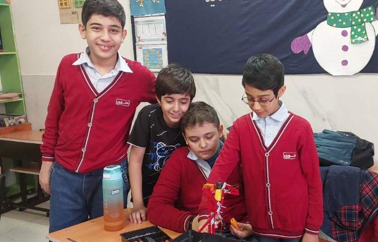 به حرکت درآوردن آسیاب توسط بُرد دونور مستقیم و باتری و شروع ساخت شاسی ماشین