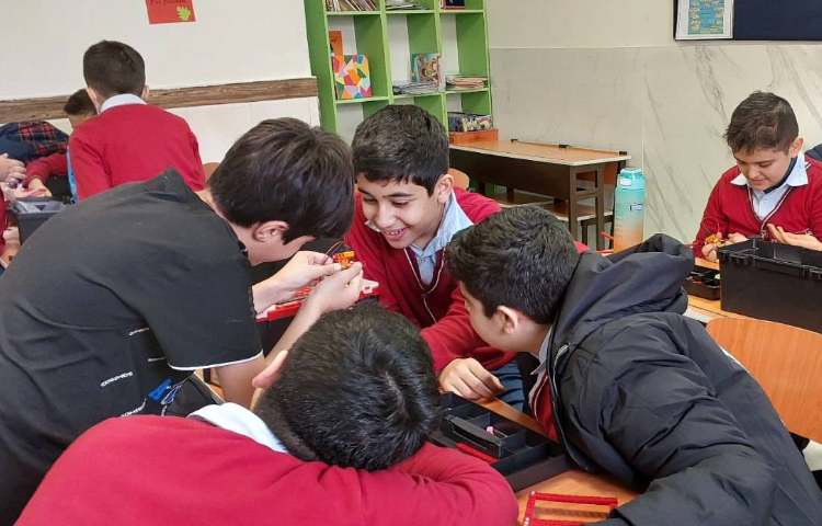 به حرکت درآوردن آسیاب توسط بُرد دونور مستقیم و باتری و شروع ساخت شاسی ماشین 2